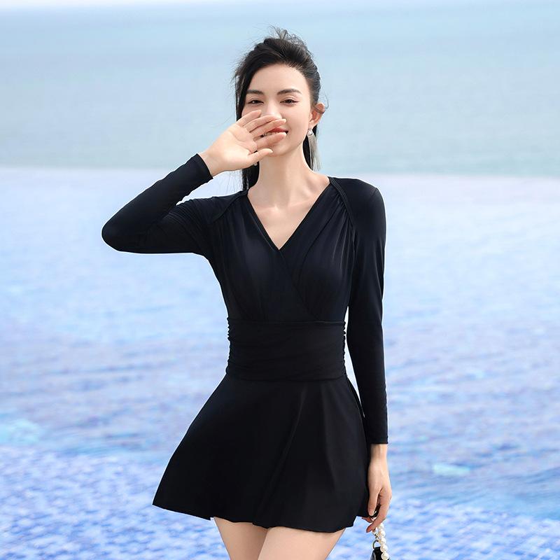 水着 レディース ワンピース スカート付き 体型カバー 2024年 新作 高級感 細見え スイムウェア ブラッ..
