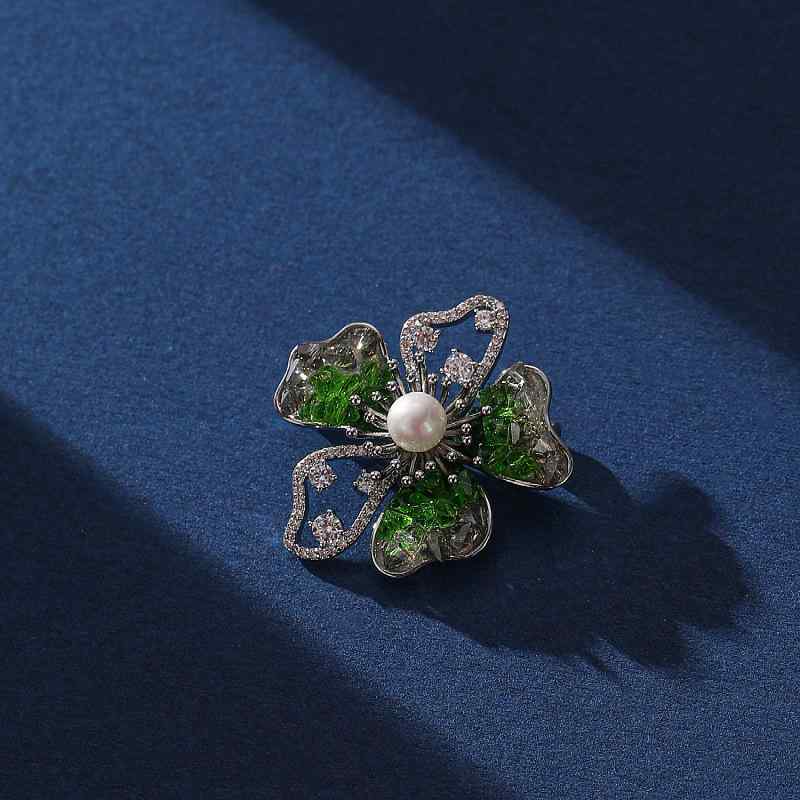 ブローチ レディース 上品 個性的 韓国風 花 フラワーモチーフ カラフル クリスタル ジルコニア 銅製 エメラルドグリーン 秋冬 アウター コート用 フォーマ...