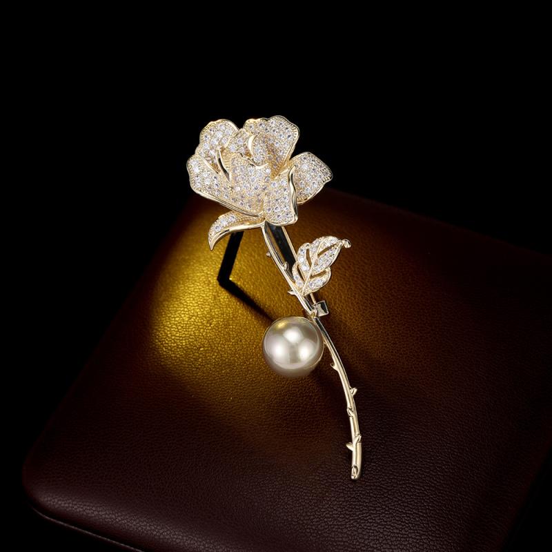 ブローチ レディース 上品 銅製 ジルコニア バラ パール 花モチーフ 高級感 豪華 エレガント 多機能 万能 アクセサリー オフィス フォーマル カジュアル ...