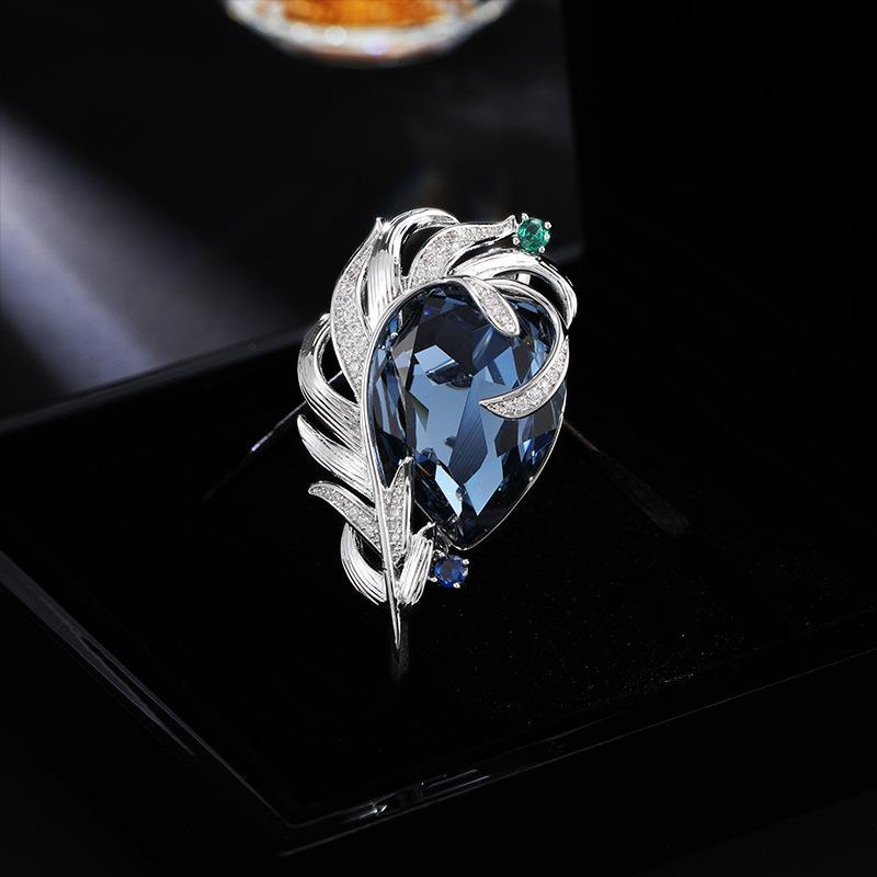 ブローチ レディース 女性用 フェザー クリスタル ラインストーン ジルコニア マイクロパヴェ 雫型 銅製 電気メッキ加工 レトロ調 高級感 軽やか ラグジュア...