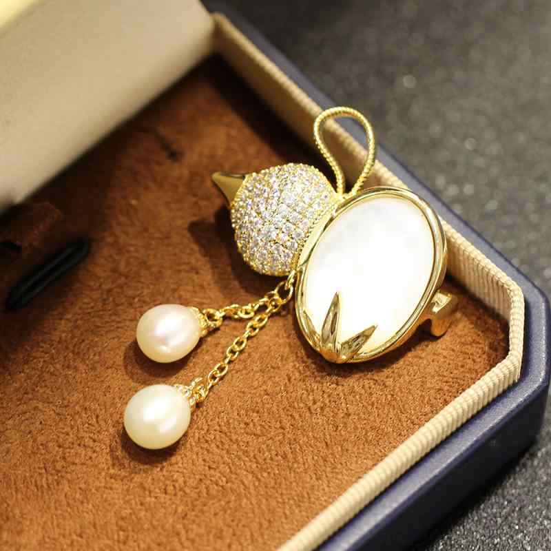 ブローチ 女性用 淡水パール マザーオブパール ひょうたん タッセル 上品 エレガント 高級感 銅製 ゴールド 電気メッキ加工 フォーマル コサージュ コート ...