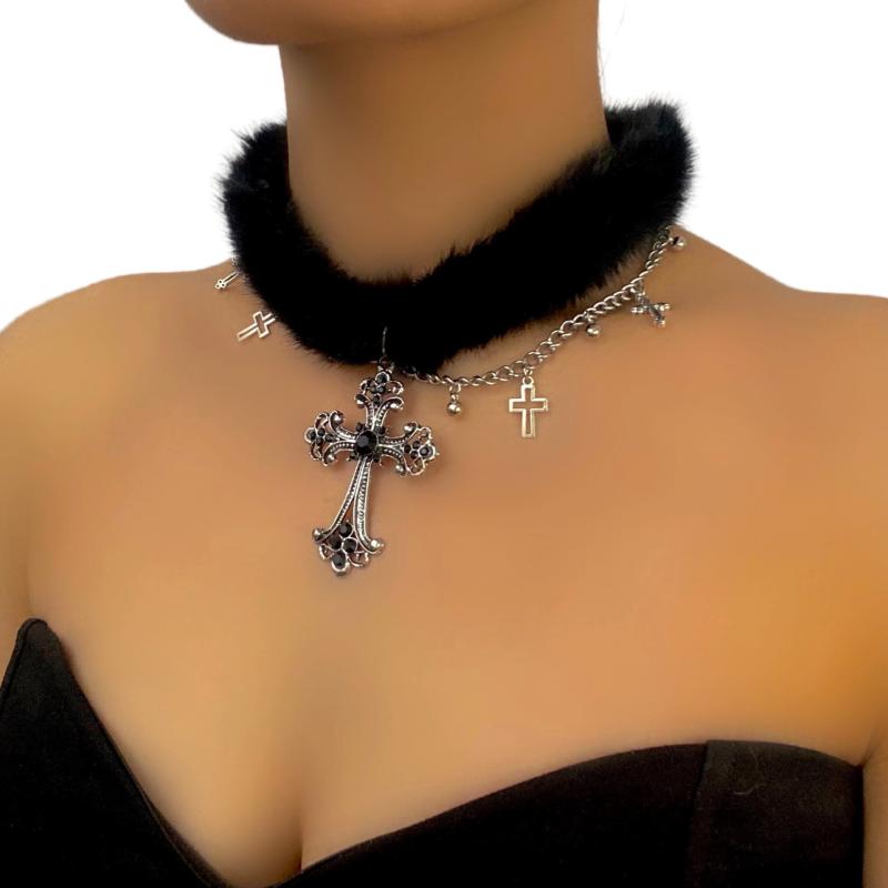 チョーカー レディース パンクスタイル 甘辛ミックス ファー レザー 合金 十字架 ギャル系 欧米風 ファッション アクセサリー トレンド 個性的 鎖骨チェーン 電気メッキ加工