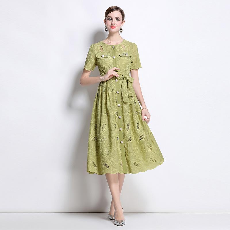 ワンピース レディース 春夏 フレンチレトロ エレガント 半袖 ロング丈 ミディ丈 フレア ラウンドネック ウエストマーク 繊細刺繍 ポリエステル 無地 体型カバー シングルボタン 通勤 オフィス ベルト付き