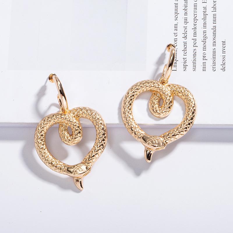 ピアス レディース おしゃれ ファッション デザイン サークル 丸型 スネーク 蛇モチーフ 電気メッキ加工 合金製 ゴールド シルバー 春夏