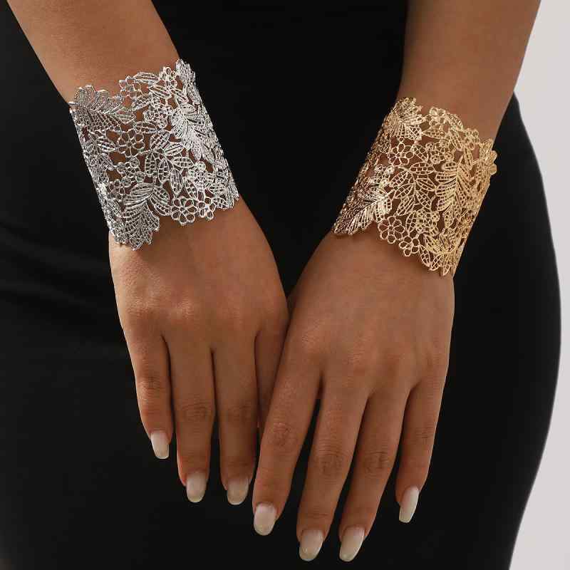 バングル レディース 女性用 上品 高級感 エレガント クール 欧米風 ファッション リーフモチーフ 花柄 透かし彫り ワイド 幅広 オープンバングル 合金 電気メッキ加工 ゴールド シルバー 通勤 オフィス パーティー