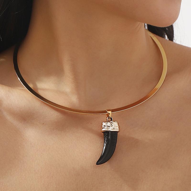 ネックリング 首飾り メンズ レディース オオカミの牙 ペンダント 唐辛子モチーフ 欧米風 レトロ ヒッ..