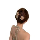 ヘアクリップ レディース バンスクリップ ダスティピンク ローズ 花 アシンメトリー デザイン 大きめ サイズ 布製 高級感 ハンドメイド ミルクティーカラー ...