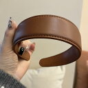 カチューシャ ヘアバンド レディース 女性用 高級感 韓国風 幅広 レザー レトロ マラードカラー ブラウン ホワイト ブラック シンプル 大人 上品 普段使い 通勤 オフィス