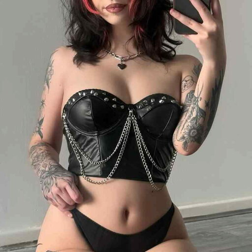 ビスチェ レディース ゴシック風 ダーク系 スタッズ チェーン フェイクレザー ショート丈 スリムフィット 伸縮性 ストリートファッション ブラック ベアトップ