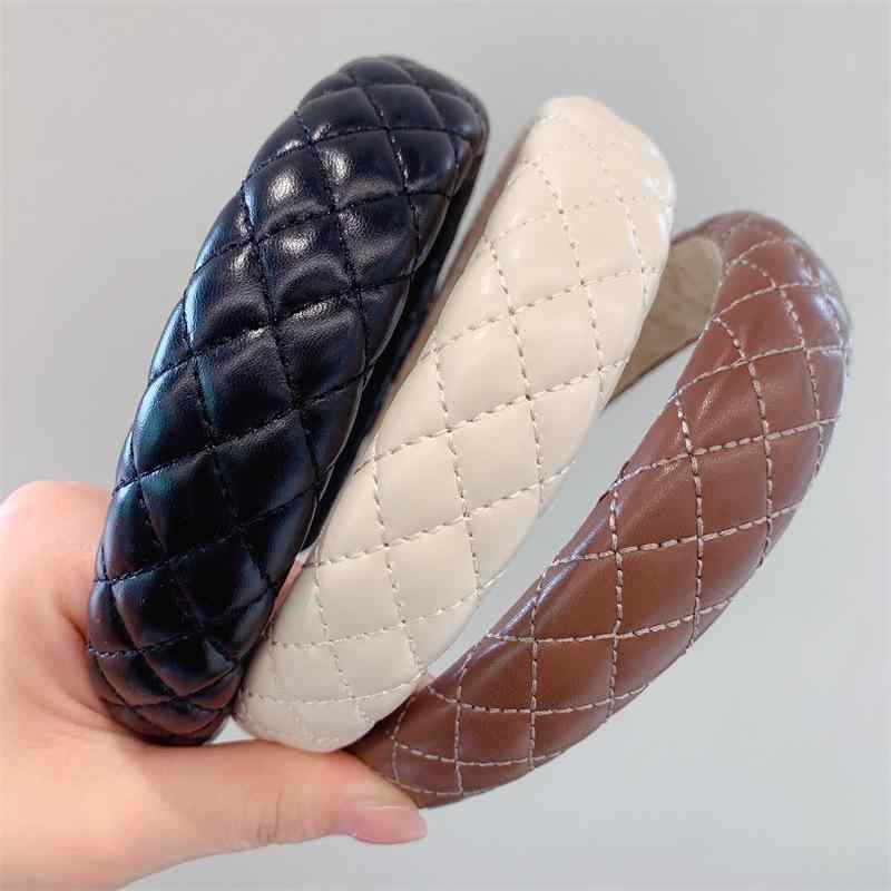 カチューシャ レディース 春夏 幅広 ボリュームアップ フレンチレトロ 韓国風 かわいい 洗顔用 ヘアバンド 髪飾り ハンドメイド ブラック オフホワイト ブラウン