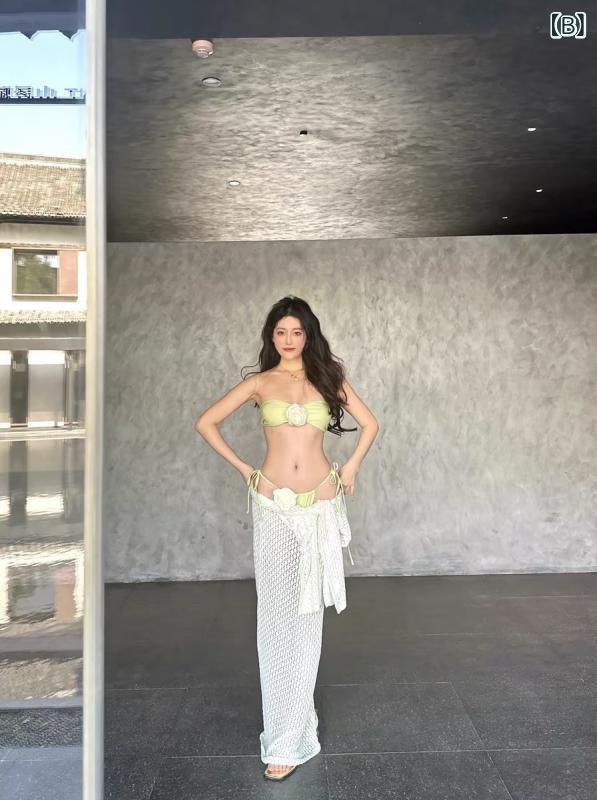 水着 レディース セクシー 立体 カメリア 花柄 チューブトップ バンドゥ セパレート ビキニ 3点セット 着痩せ パッド入り ノンワイヤー リゾート 海水浴 夏 イエロー