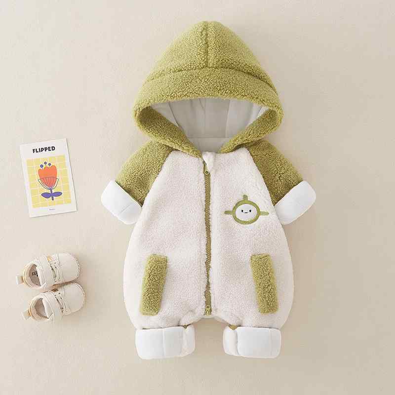 ロンパース ベビー 新生児 男女兼用 秋冬 冬 厚手 裏起毛 中綿入り 保温 あったか フード付き ミンクタッチ フェイクファー ボア かわいい キュート カバーオール 長袖 足つき 前開き ジップアップ 普段使い お出かけ 防寒着