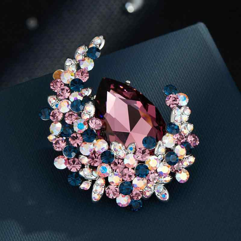 ブローチ レディース 月モチーフ クリスタル 高級感 エレガント 個性的 精巧 銅製 しずく型 スーツ コート アクセサリー フォーマル カジュアル 通勤 ファ...