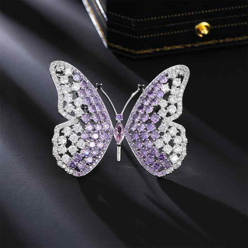 ブローチ レディース ライトラグジュアリー 高級感 ジルコニア 蝶 バタフライ マイクロパヴェ エレガント 上品 ブルー パープル スーツ ジャケット コート ...