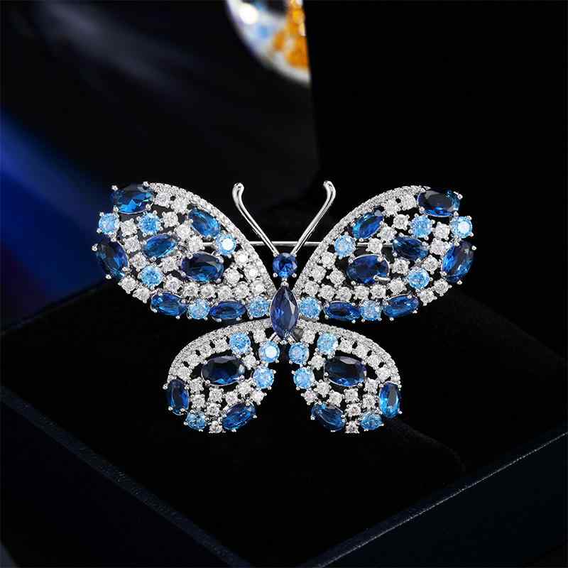 ブローチ レディース 蝶 ジルコニア 欧米風 精巧 上品 高級感 秋冬 ファッション小物 スーツ コート パーティー 銅製 繊細な輝き