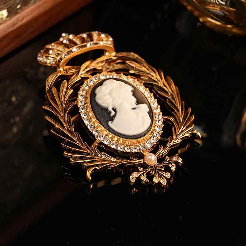 ブローチ カメオ風 クラウン レトロ 人物像 高級感 宝石風 真鍮製 男女兼用 スーツ ジャケット コート オフィススタイル フォーマル おしゃれ ファッション...