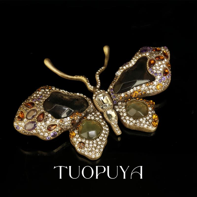 ブローチ レディース レトロ エレガント バタフライ 蝶々 ラインストーン敷き詰め 銅製 電気メッキ加工 上品 かわいい 多用途 おしゃれ デザイン ギフト プレゼント アクセサリー(4)
