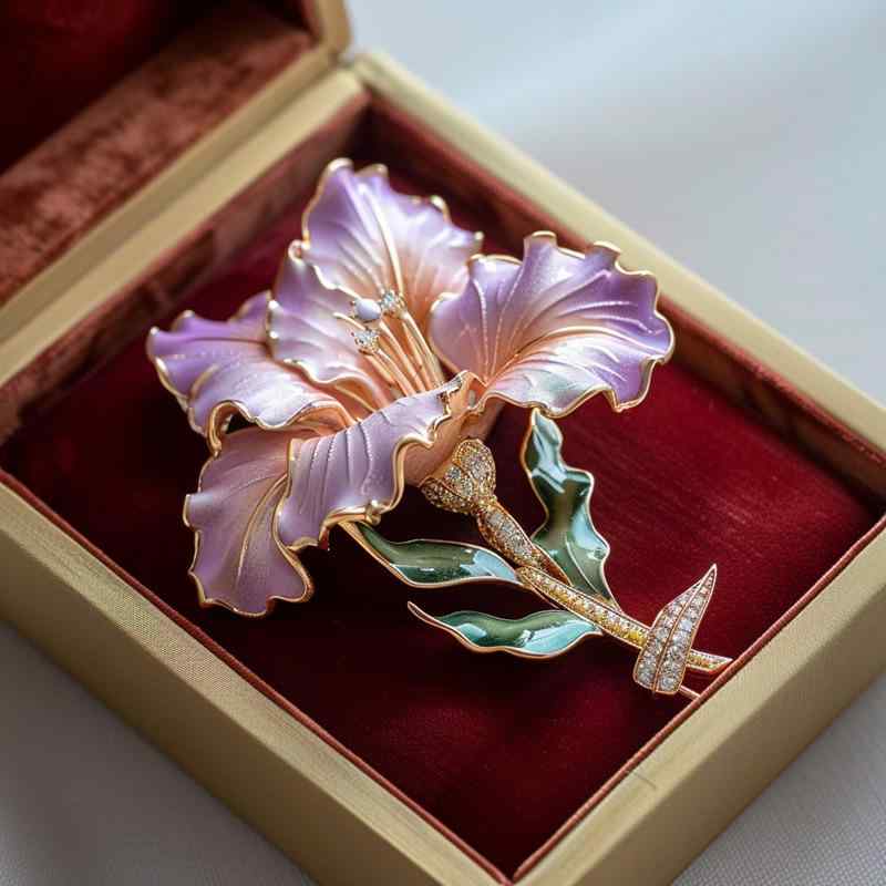 ブローチ レディース デザイナー オリジナルデザイン 高級感 グラジオラス 花 フラワーモチーフ パール..