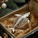 ブローチ レディース アンティーク 魚の骨 骨モチーフ アクセサリー 銅製 電気メッキ加工 記念品 装飾品 贈答用 高級感 オリジナルデザイン 自然モチーフ