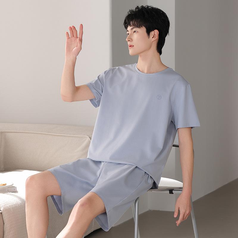 ・カテゴリ: セットアップ・スタイル: シンプルカジュアル・主な素材: モダール（50%～70%未満）・厚さ: 薄手・ネックライン: クルーネック・袖丈: 3分袖・パンツ丈: ショート丈・機能: 快適、涼感、部屋着、外出着・対象: 青年男性・着用シーン: 部屋着・サイズ展開: L、XL、XXL、XXXL