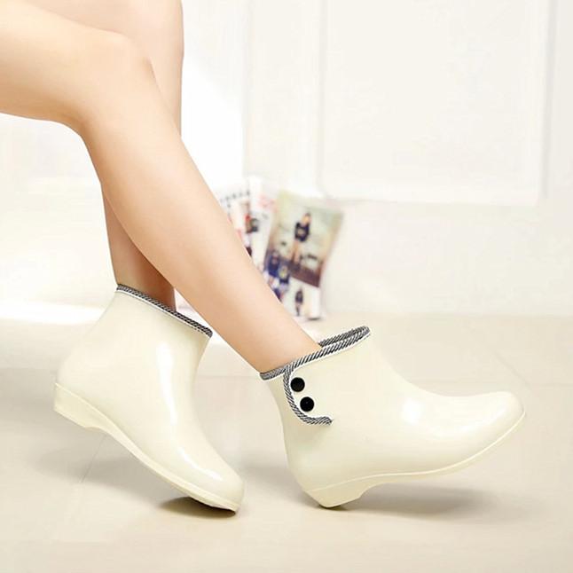 レインブーツ レディース 女性用 ショート丈 バックル 滑り止め 防水 PVC素材 フラットヒール 春秋 おしゃれ 韓国風 ガーデニング 普段使い ドット柄 花...