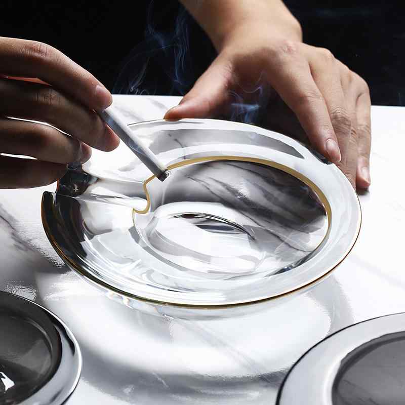 灰皿 クリスタルガラス 金彩 ヨーロピアンデザイン おしゃれ モダン 個性的 家庭用 リビング オフィス シガー対応 卓上 喫煙具 高級感 透明感 インテリア雑貨