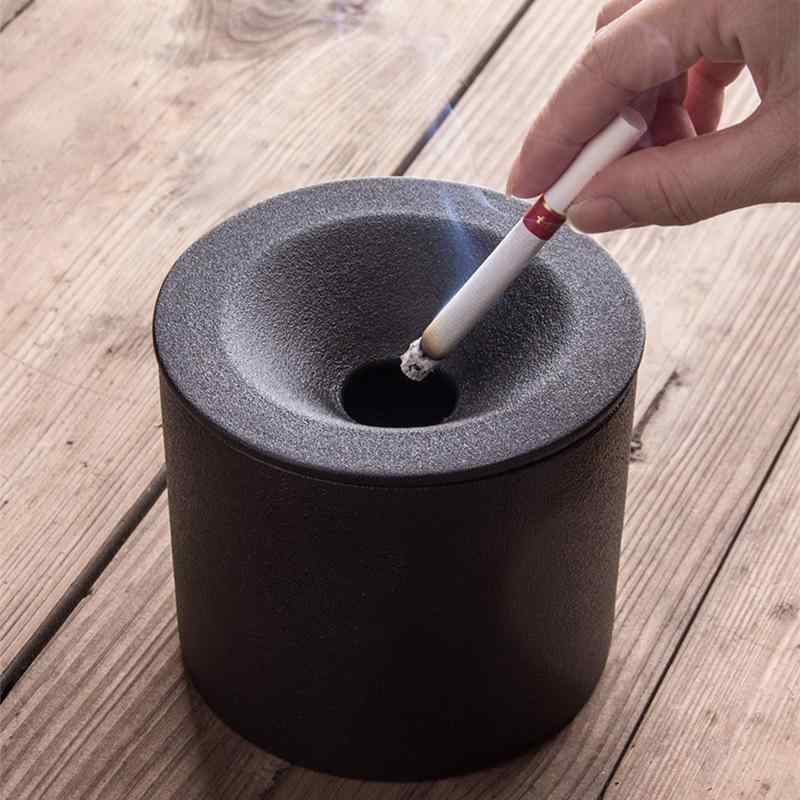 灰皿 陶器製 蓋付き 飛散防止 密閉型 大容量 漏斗型 おしゃれ モダン シンプル スタイリッシュ オフィス リビング 卓上 インテリア雑貨 置物 ブラック ホワイト ブルー