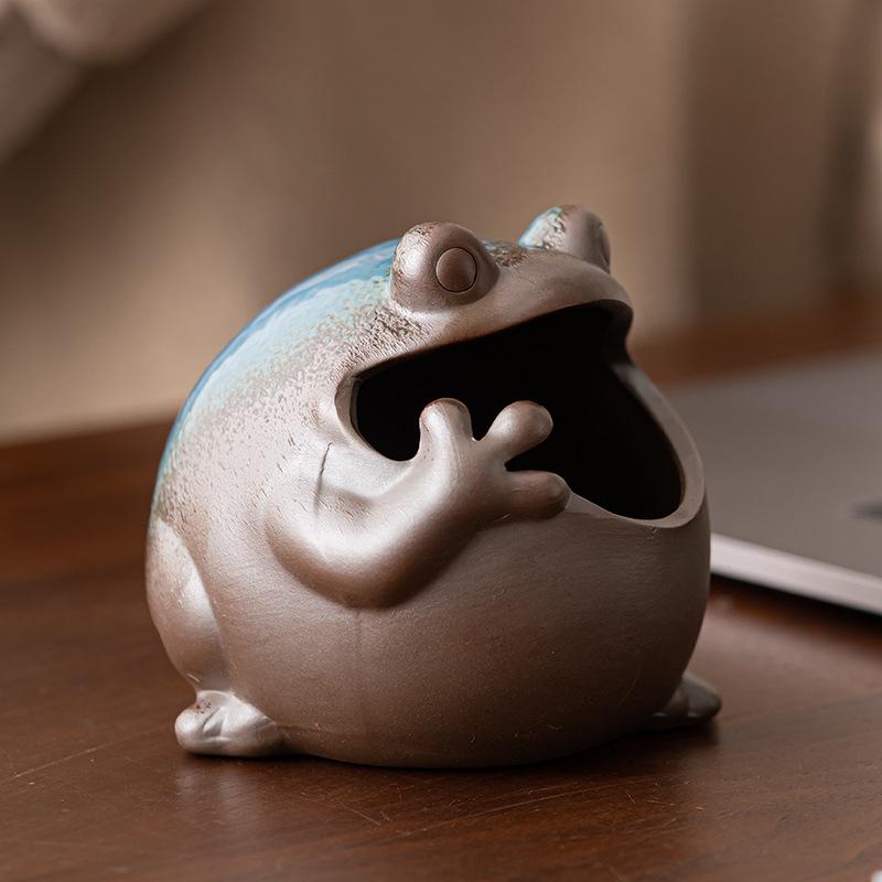 灰皿 かわいい キャラクター カエル 陶器製 ユニーク 個性的 おしゃれ 家庭用 リビング 卓上 灰飛び防止 機能性 インテリア オブジェ 置物