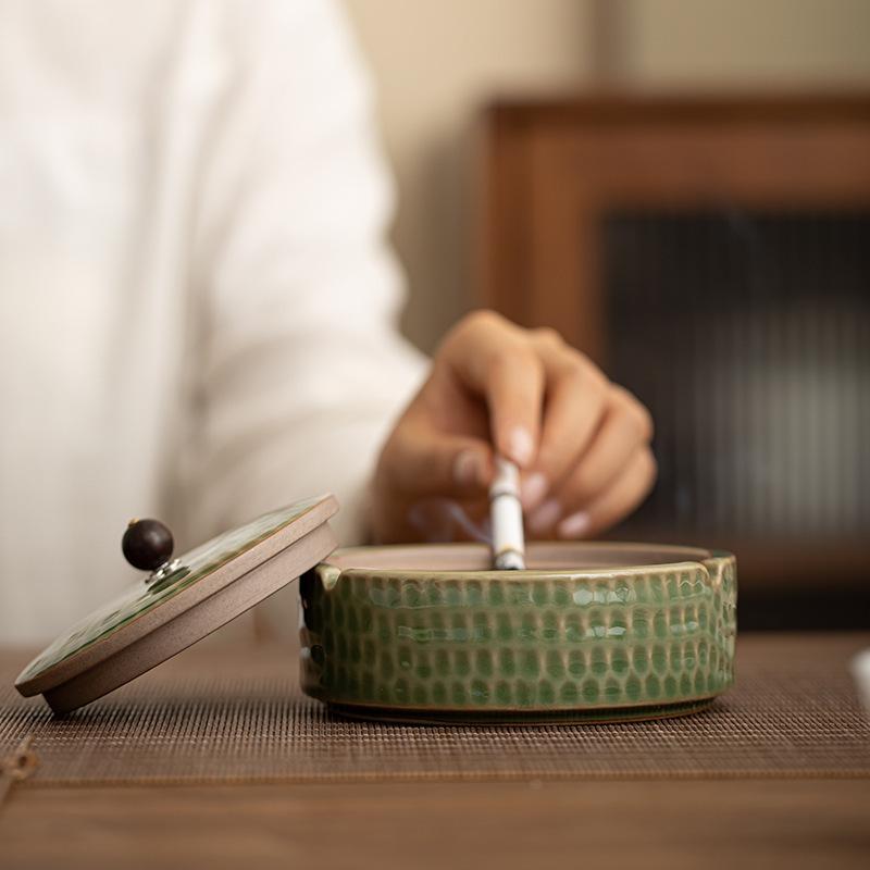 灰皿 蓋付き 陶器製 飛散防止 大容量 おしゃれ 高級感 リビング オフィス 家庭用 レトロ アンティーク風 卓上 シンプル モダン 緑系 白系 アースカラー