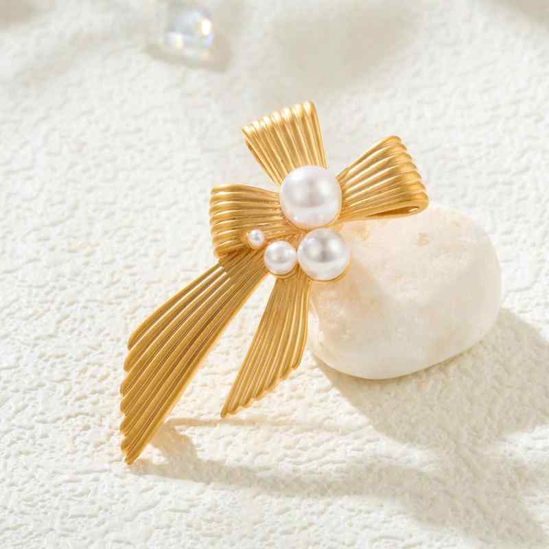 ブローチ レディース リボン 蝶結び フェイクパール サテンリボン シンプル 上品 清楚 かわいい ファッション アクセサリー 服飾小物 電気メッキ加工 春夏(x2)