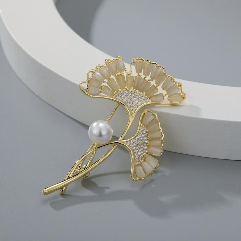 ブローチ レディース イチョウの葉 銅製 マイクロインレイ加工 ピン コサージュ エレガント 高級感 ファッション 通勤 デイリー フォーマル スーツ コート ...