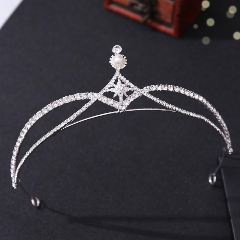 ヘアアクセサリー レディース クラウン ティアラ 王冠 ジルコニア ラインストーン ウェディング 結婚式 ブライダル 花嫁 披露宴 前撮り 後撮り 記念写真 パーティー フォーマル ヘッドドレス