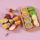 ミニチュア フルーツチャーム フェイクスイーツ ドールハウス用 デコパーツ クリーム チョコレート ジャム いちご オレンジ キウイ りんご レモン パイナップ...
