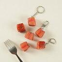 食品サンプル 牛肉ブロック キーホルダー リアル フェイクフード マスコット PVC製 おもしろ ユニーク 食べ物モチーフ ストラップ チャーム 鞄 リュック ...