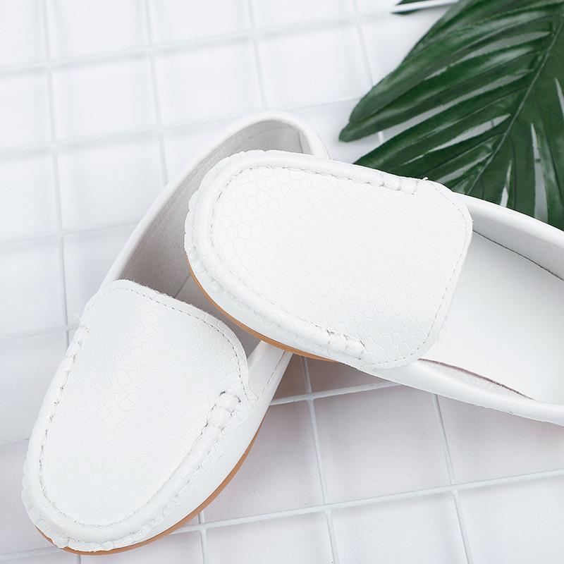 シューズ 男の子 キッズ 春夏 革靴 レザーシューズ ドライビングシューズ モカシン カジュアル スリッポン ローファー PUレザー 合成皮革 滑り止め 耐摩耗性 白 黒