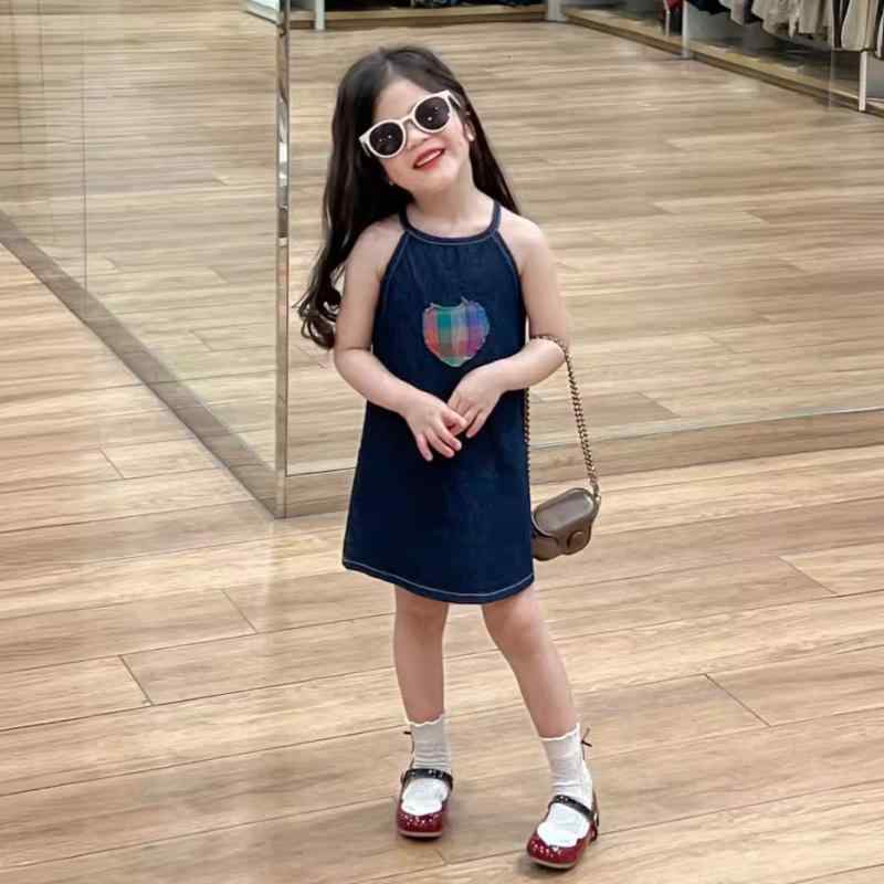 デニムワンピース 女の子 ガールズ キッズ 子供服 韓国風 ホルターネック ハートアップリケ 薄手 軽量 Aライン カジュアル お洒落 コットン 綿 春夏