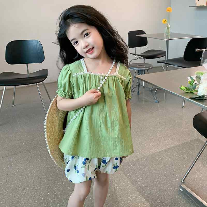 キッズ 女の子 2点セット 夏物 韓国風 フリル スクエアネック パフスリーブ 花柄 綿 ブラウス ショートパンツ グリーン 薄手 柔らかい 普段使い お出かけ
