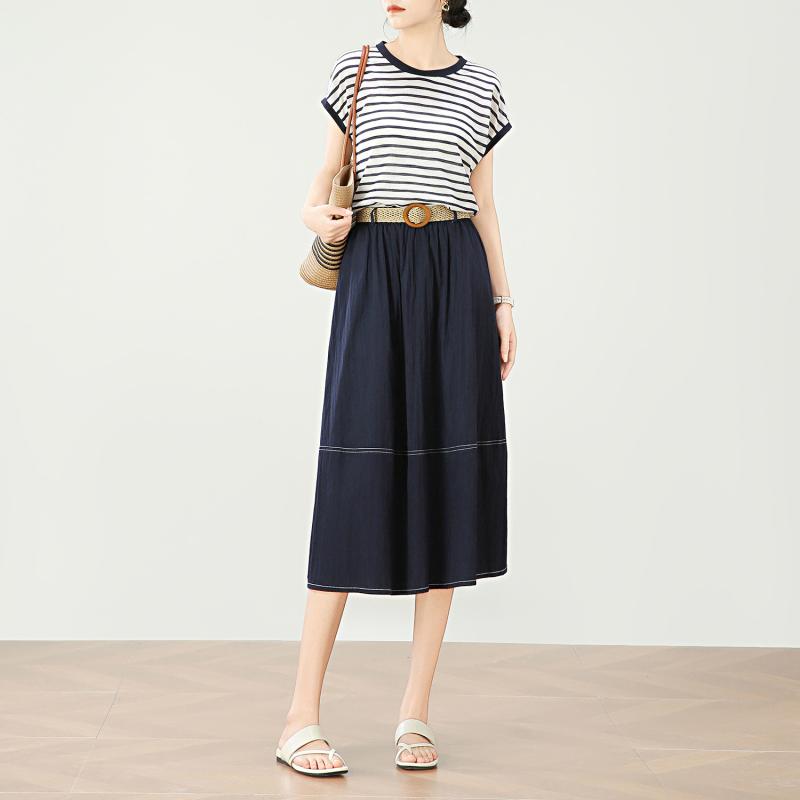 セットアップ レディース ストライプ ラウンドネック ニットトップス ドルマンスリーブ 半袖 ミディ丈スカート 切り替え 2点セット 体型カバー 着痩せ 夏 カジュアル ポリエステル 綿混紡 普段使い お出かけ