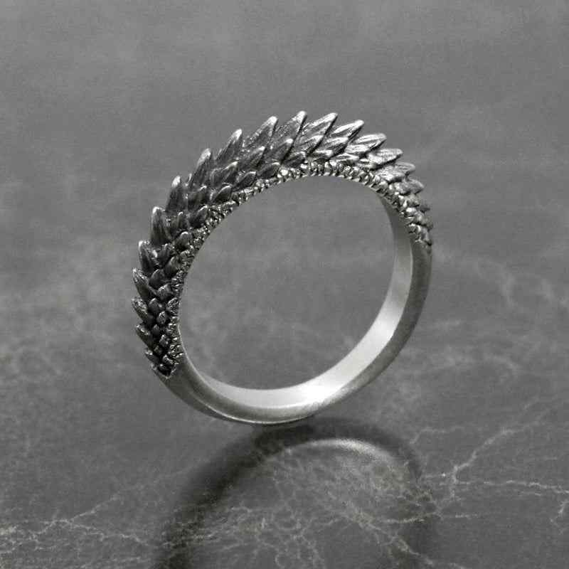 指輪 男女兼用 リング トカゲモチーフ アンティーク調 シルバーメッキ フリーサイズ オープンリング 高級感 おしゃれ