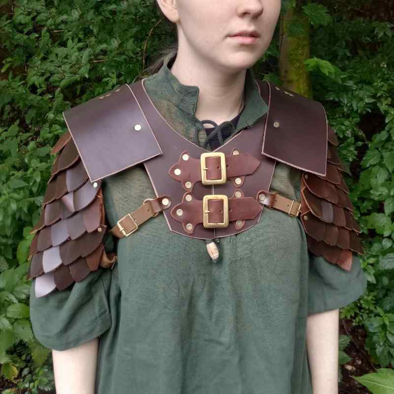 肩アーマー 大人用 男女兼用 鱗デザイン レザー 肩当て 中世 ルネサンス レトロ 欧米ファンタジー 衣装..