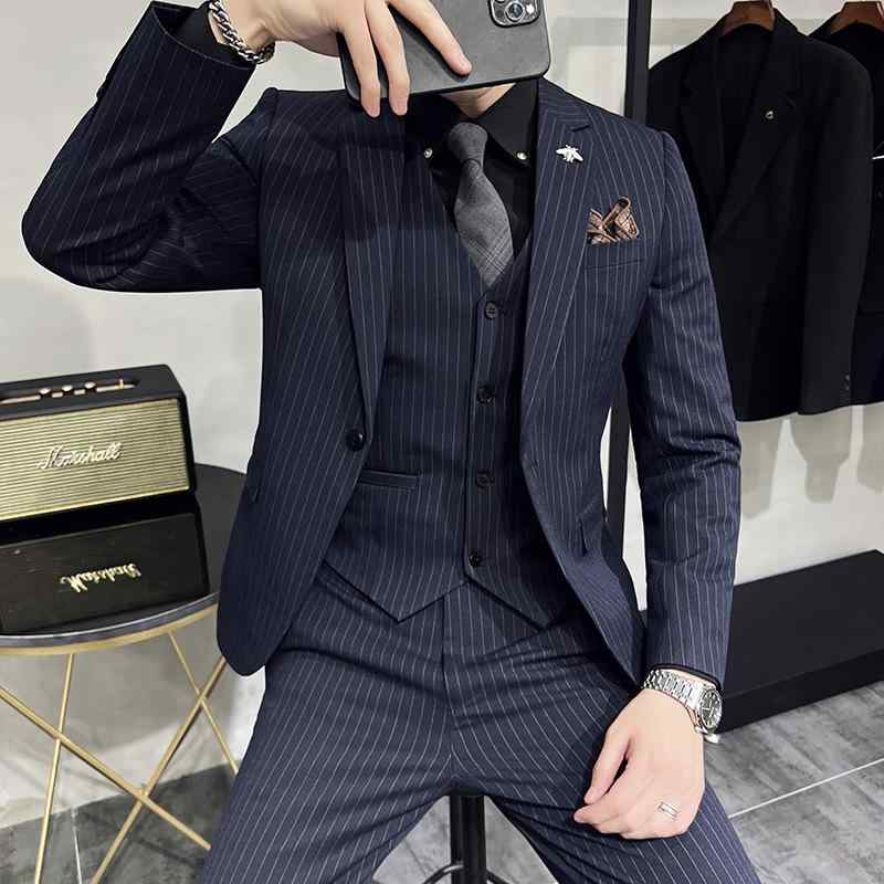 スーツ メンズ 男性用 セットアップ スリムフィット 細身 ビジネス カジュアル フォーマル 冠婚葬祭 結婚式 婚礼 ストライプ柄 ポリエステル シワになりにくい 形態安定 ブラック ダークグレー ネイビー