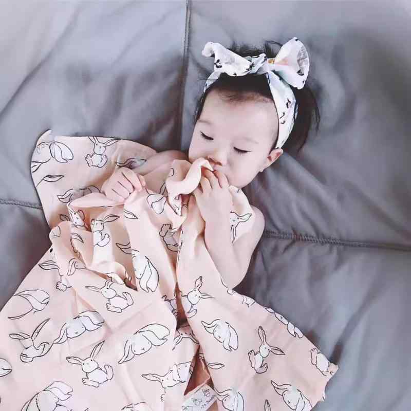 おくるみ ベビー 赤ちゃん用 竹繊維 綿 ガーゼ 活性染め プリント かわいい カートゥーン柄 ブランケット プレイマット 薄手 吸湿性 通気性 肌に優しい 多機能 昼寝ケット 寝冷え防止