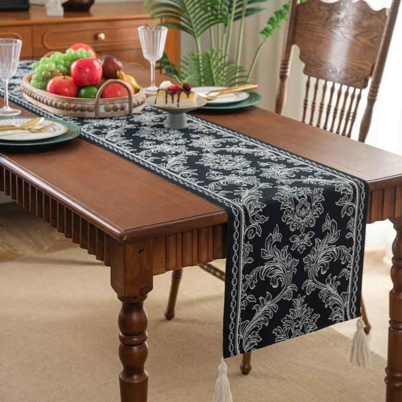 テーブルランナー アメリカンレトロ ヴィンテージ風 カントリー調 小花柄 ポリエステル 装飾カバー 高級感 上質 食卓 リビング サイドボード 飾り棚 多用途 ムード演出