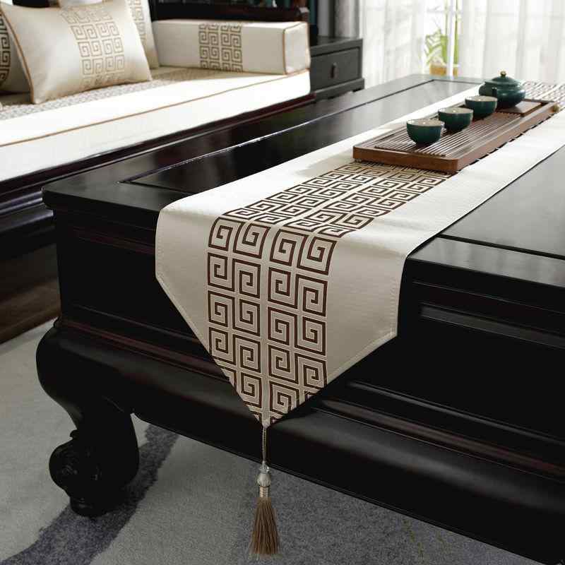 テーブルランナー 新中華風 モダンチャイニーズ 禅風 高級感 上質 サテン調 絹 長方形 幾何学模様 耐熱..