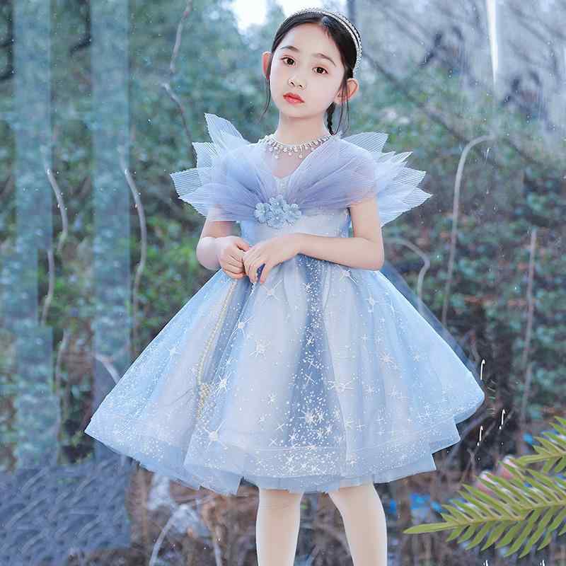 ・カテゴリ: キッズフォーマルドレス・対象年齢: 3〜8歳・性別: 女の子・適用季節: オールシーズン・生地加工: プリーツ、コーティング、シャーリング、酵素洗い・デザイン要素: かわいい、プリンセス・スタイル: プリンセス・生地名: 化学繊維混紡・主な素材: ポリエステル90%・裏地素材: ポリエステル10%・安全基準: Aクラス・ドレスタイプ: イブニングドレス・サイズ展開: 100cm, 110cm, 120cm, 130cm, 140cm, 150cm, 160cm