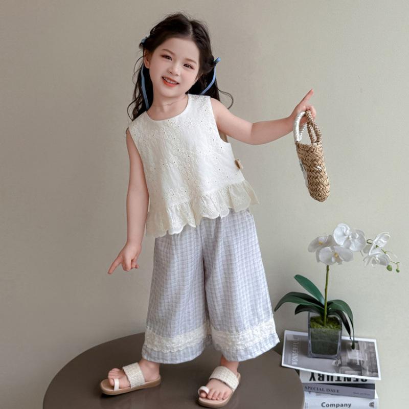 キッズ 女の子 夏 セットアップ ノースリーブ ベスト 九分丈パンツ 2点セット カジュアル 薄手 綿混紡 ..