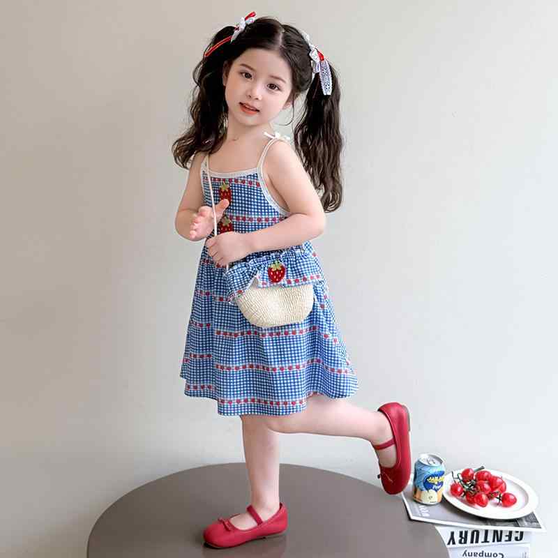 ワンピース 女の子 キッズ キャミソール 春夏 薄手 チェック柄 イチゴ柄 かわいい ポリエステル素材 ノースリーブ フレア Aライン 涼しい 通気性 お出かけ着 普段使い