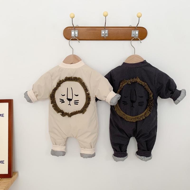 ロンパース ベビー 新生児 カバーオール 赤ちゃん 男女兼用 中綿入り 厚手 防寒 あったか 保温性 暖かい ソフトタッチ ジッパー 丸首 アニマル柄 キャラクター柄 秋冬 お出かけ着 普段使い ベージュ ブラウン