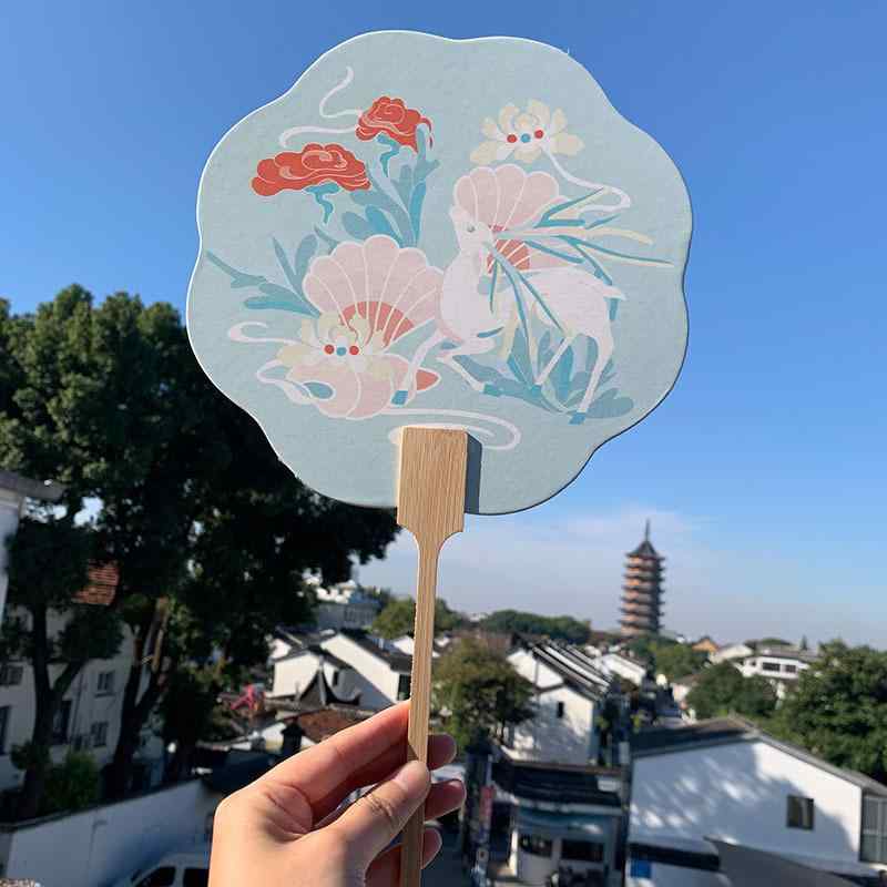 うちわ 団扇 古風 漢服 中華風 レトロ 絹製 丸型 雅やか イベント 撮影小物 インテリア 装飾 華やか モ..