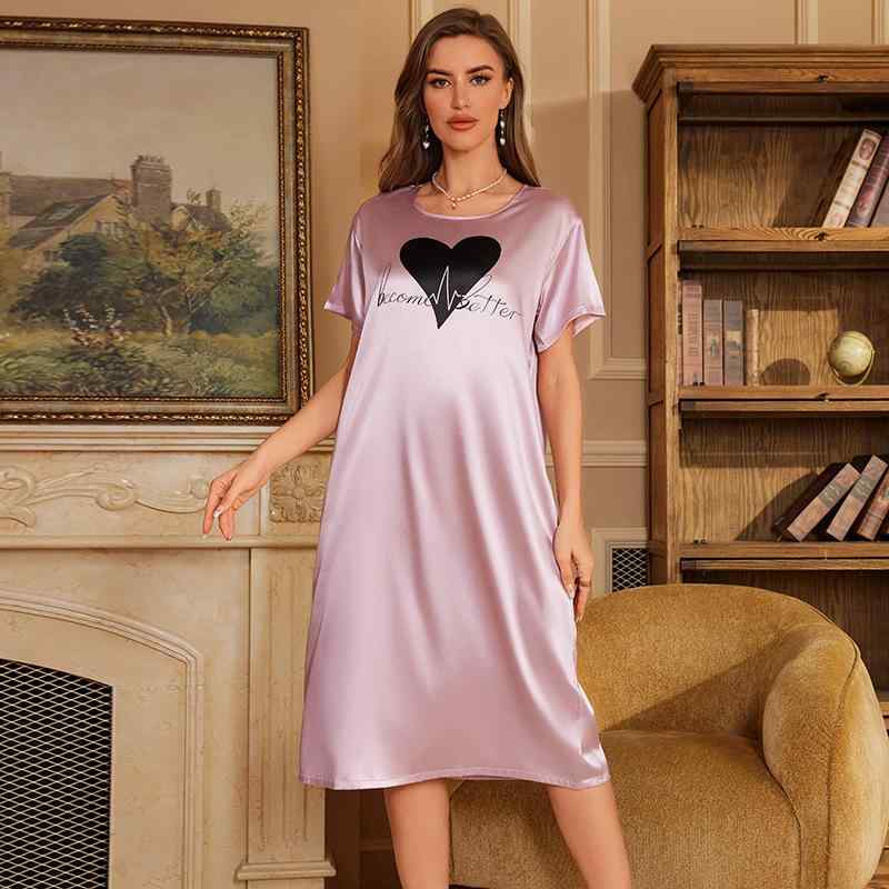 ネグリジェ ルームウェア レディース ロング丈 ワンピース 半袖 クルーネック サテン調 ポリエステル ハート柄 アルファベットプリント 薄手 カジュアル 快適 涼しい おうち時間 ワンマイルウェア 春夏秋